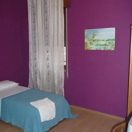 Dream Hotel 2*